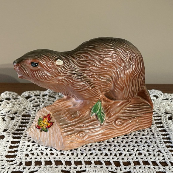 Giftcraft Other - Vintage Beaver on a Log Canada Souvenir Giftcraft Made in Japan